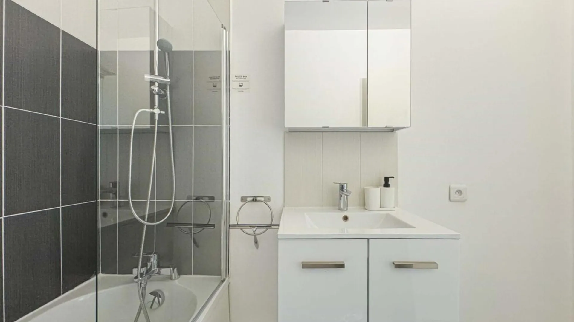 Flexliving - - Mouchez Holiday home