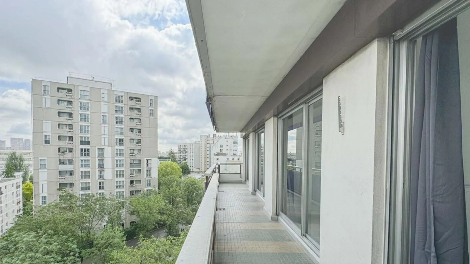 Flexliving - - Mouchez *